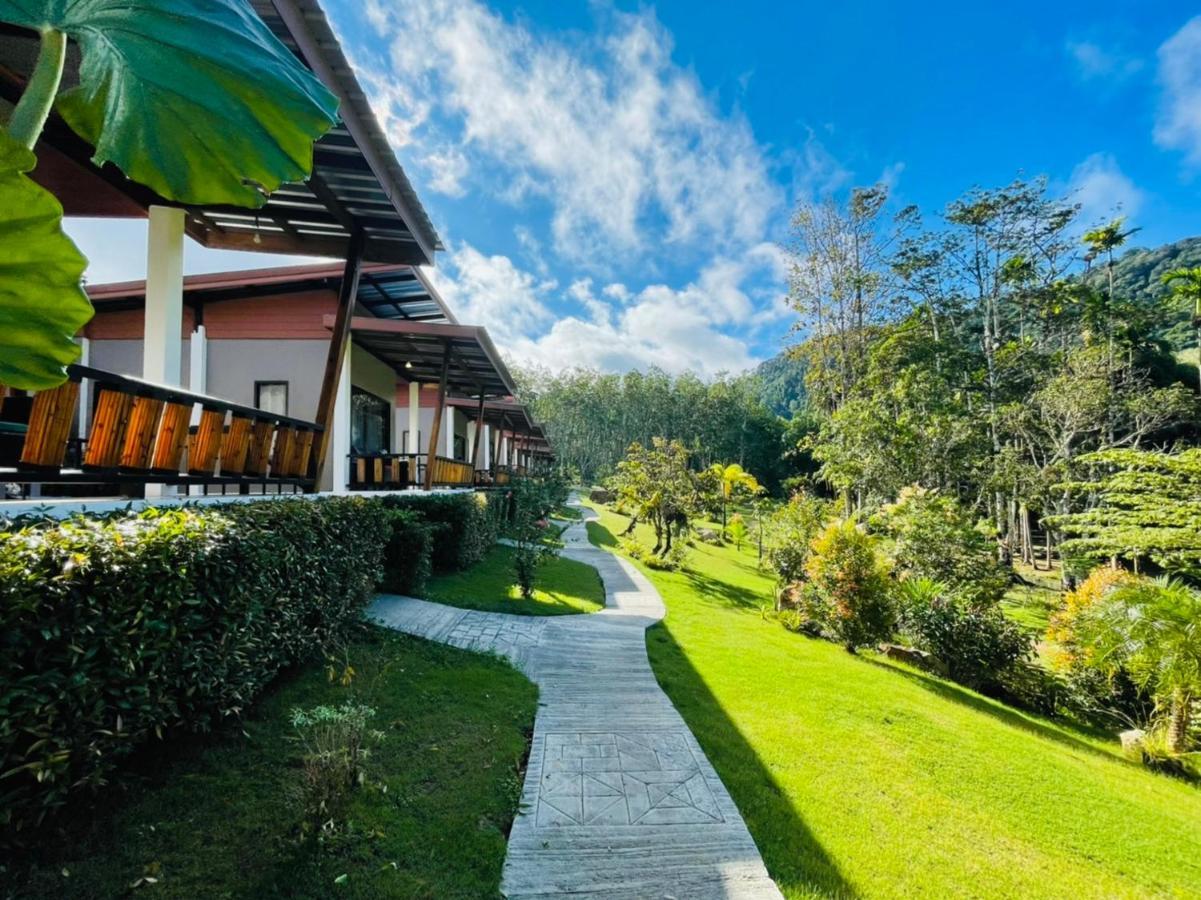 Phurin Thara Resort Ko Lanta Exterior foto